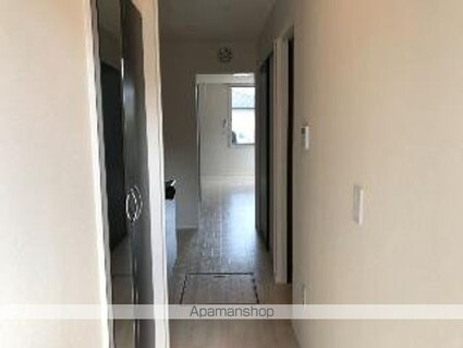 グランコート[1K/30.87m2]の玄関