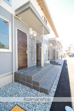 岡山県岡山市北区西古松２丁目[2LDK/55.3m2]のエントランス