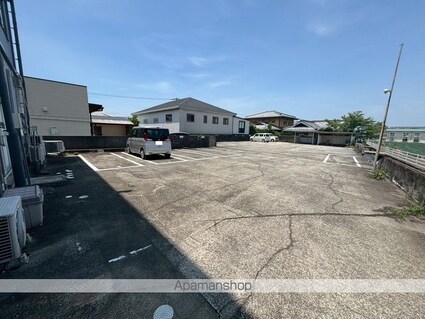 大伸ビル[事務所/99.17m2]の駐車場