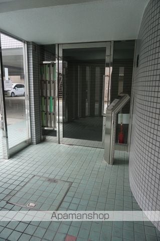 サバービア581の玄関写真