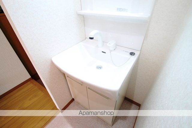 ロイヤルクイーンズパーク吹田片山町の内装写真