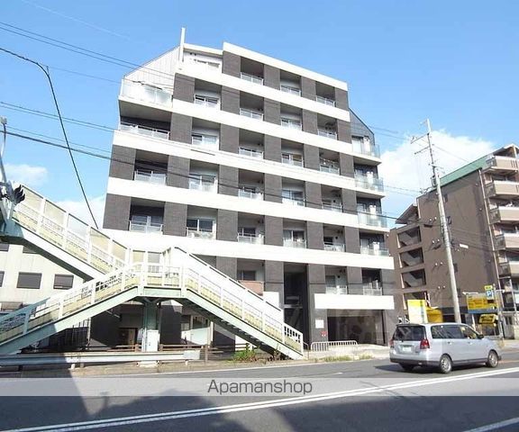 プリモ・レガーロ西京極の玄関写真