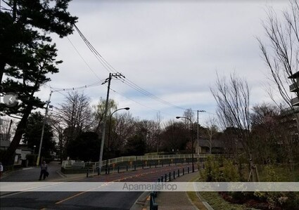 東京都中野区松が丘２丁目[1K/24.22m2]の周辺8