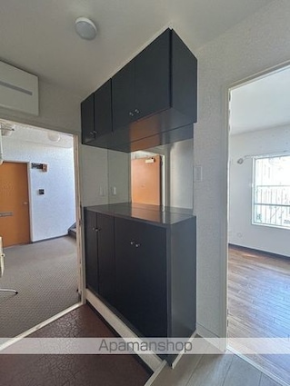 大阪府和泉市府中町６丁目[3LDK/61.28m2]の玄関