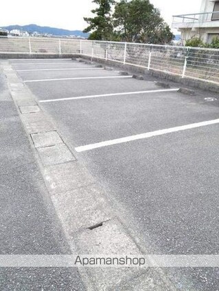 ソレイユ・ルヴァンＡ[2DK/44.39m2]の駐車場1