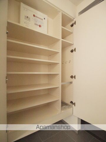 コンフォリア東新宿ステーションフロントの内装写真