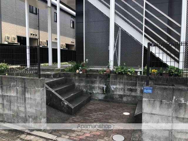 レオパレス旭ケ丘の玄関写真