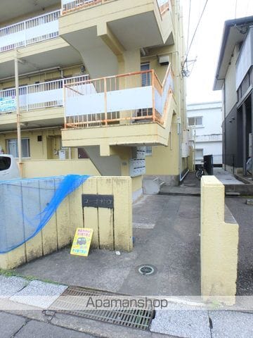 コーポ村口の玄関写真