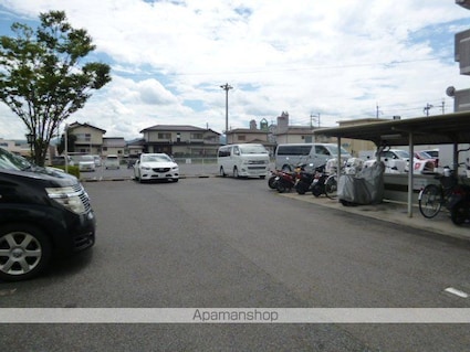 ルネスアン[1K/23.8m2]の駐車場