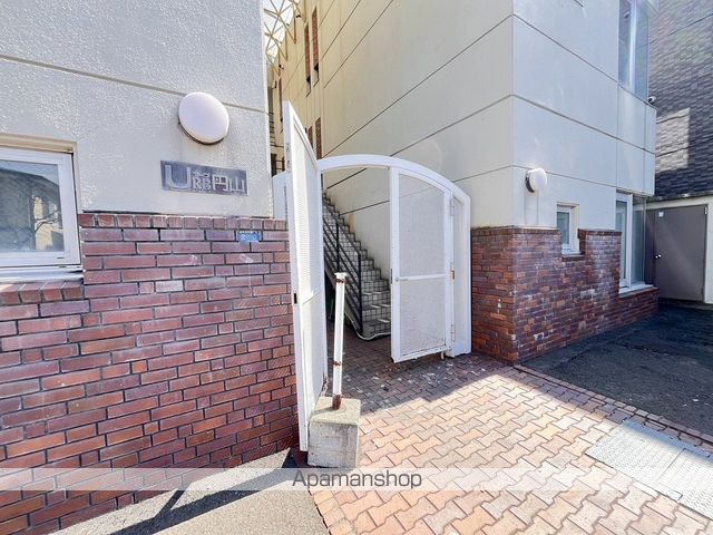 アーブ円山の玄関写真