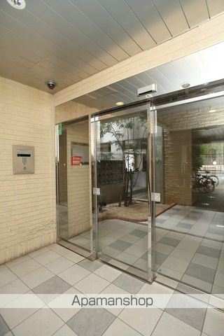 インベスト北梅田の玄関写真