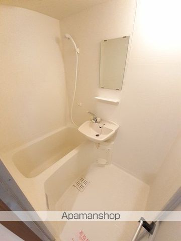 アクシスIの内装写真