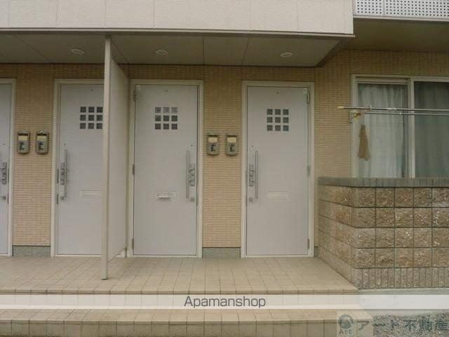 プランドール市坪の玄関写真