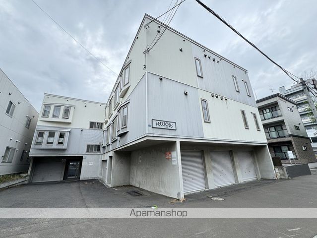 プレシャス12番館の外観写真