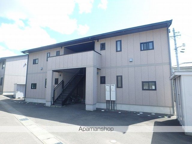 グルンネルハイムD棟の外観写真