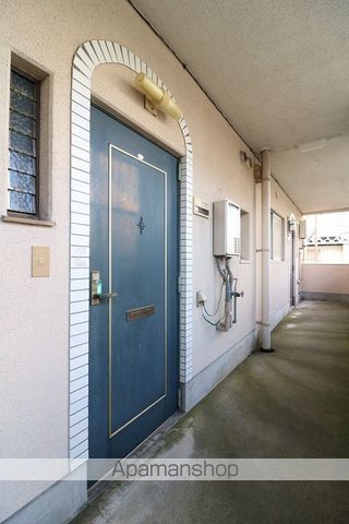 ブラウンハウスの玄関写真