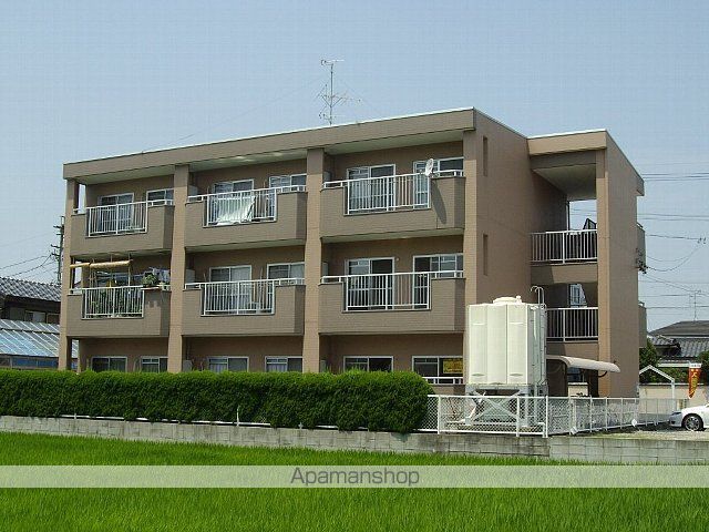 エステート万町の外観写真