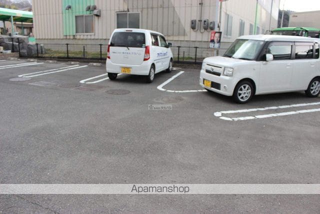 プラダ グレイスのその他写真