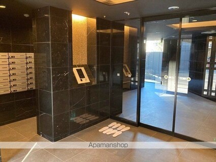 ＧＲＡＮＤ三軒茶屋ＷＥＳＴ[1K/25.15m2]のエントランス2