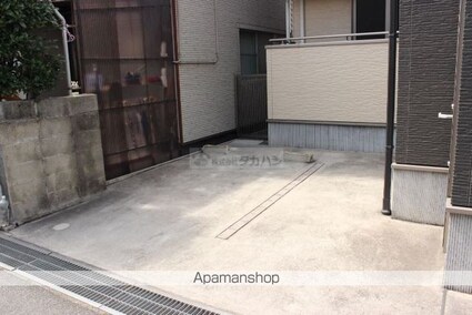 グレイス手城[1K/26.75m2]の駐車場