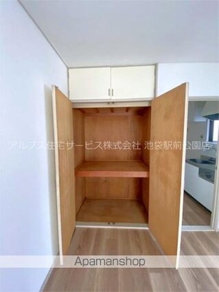 ホワイトハイツ[1K/17.4m2]の収納