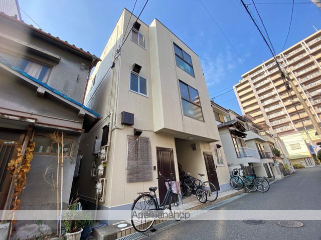 平石マンションの外観写真
