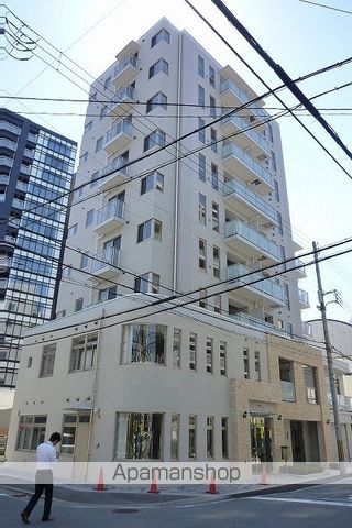 アースブルージュの外観写真