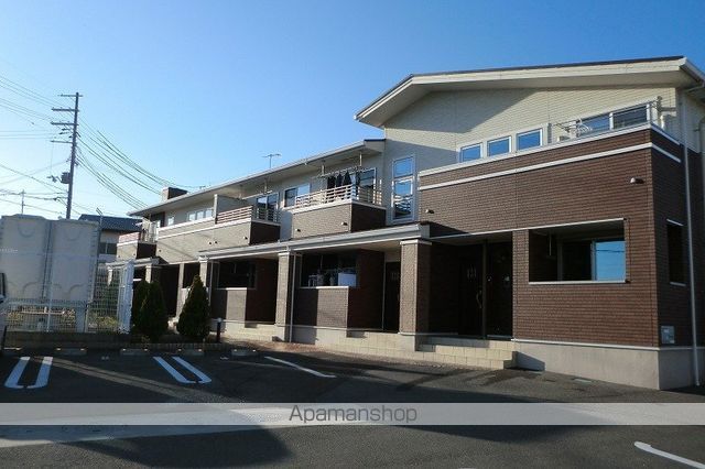 アジュール岩出の外観写真