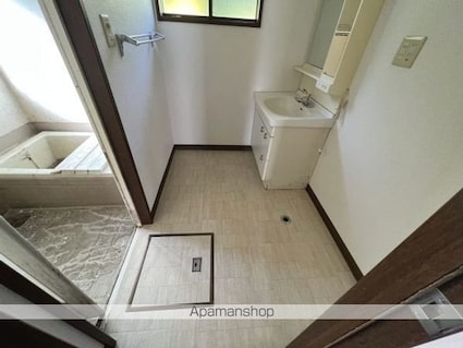 一戸建[6K/144.72m2]の洗面所