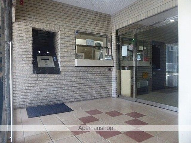 ライオンズプラザ平塚の玄関写真