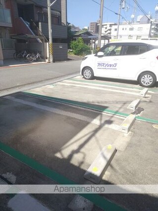 グランディールＭ[1R/25.45m2]の駐車場2