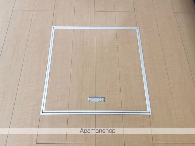 トゥール・ビヨン Cの内装写真