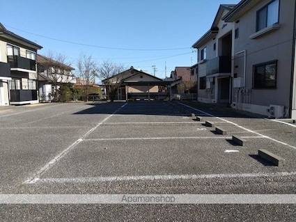 フレグランス・ヴェルジェＣＤ[3K/54.57m2]の駐車場2