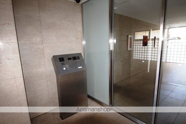 アーバンエース西中島パルの玄関写真
