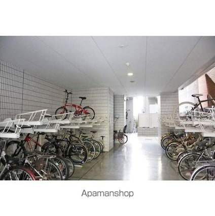 ガーラプレイス新宿御苑[1K/24.87m2]の外観4