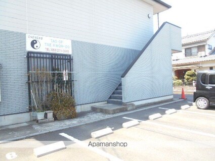 岐阜県岐阜市茜部中島３丁目[2LDK/50m2]のエントランス