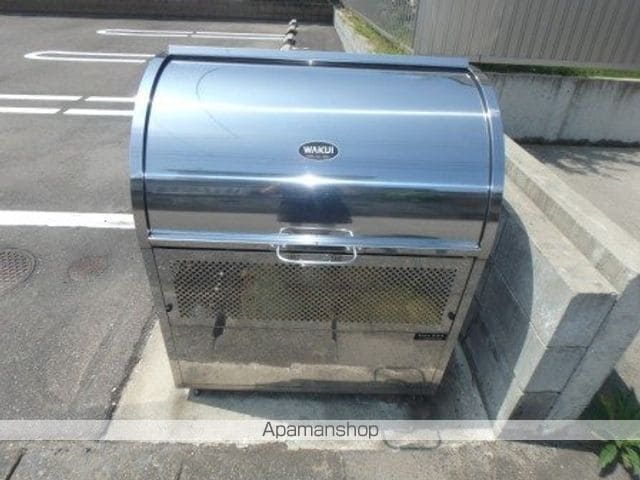 パインハウス IVの外観写真