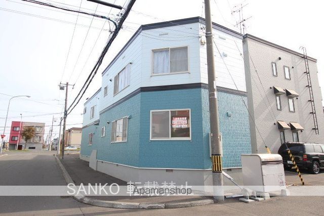 クレストール四番館の外観写真