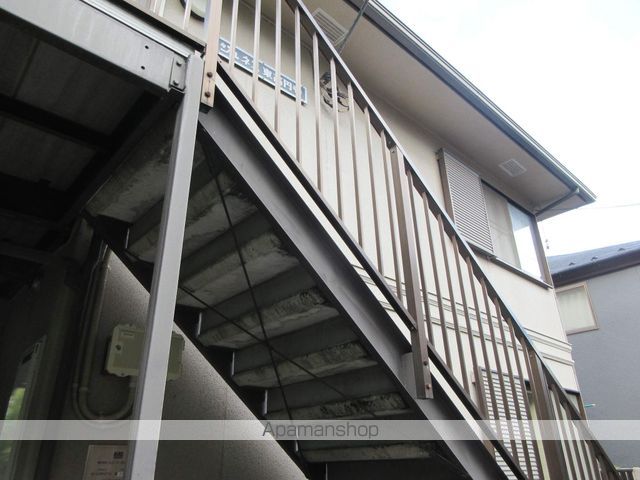 ジュネス東高円寺の玄関写真