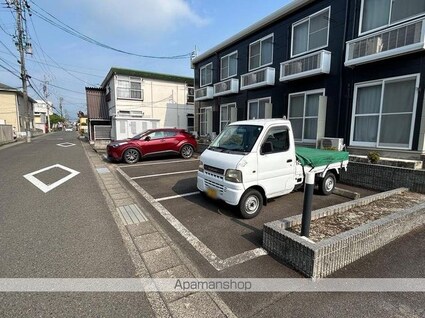 レオパレスコンフォールⅡ[1K/22.35m2]の駐車場1