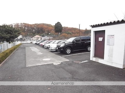 小林ハイツ[3LDK/65.27m2]の駐車場