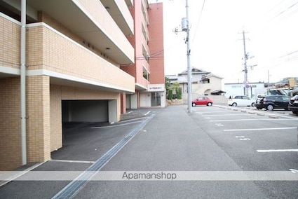 岡山県岡山市南区新保[1DK/40m2]の駐車場