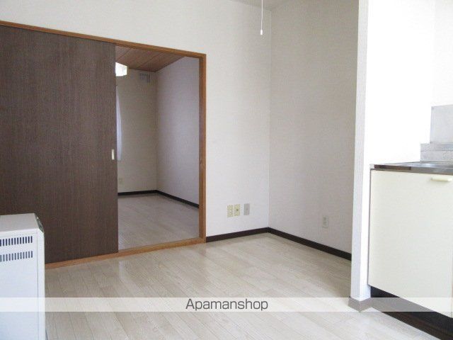 ホワイトコートカヤ8の内装写真