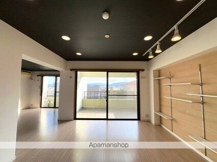 福岡県福岡市南区寺塚１丁目[4LDK/129.35m2]の内装2