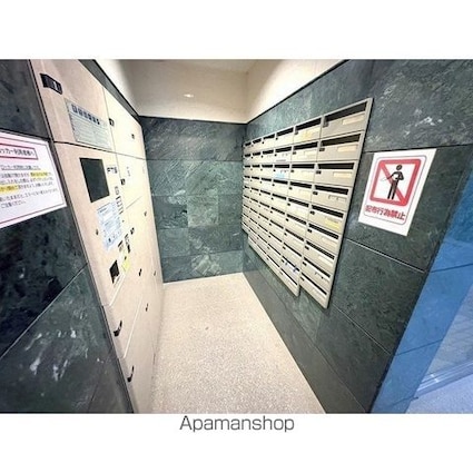 パレステュディオ新宿御苑[1LDK/37.71m2]の外観2