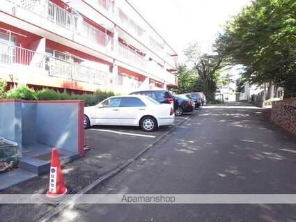 ライオンズマンション聖蹟桜ヶ丘第２[1R/53.15m2]の駐車場