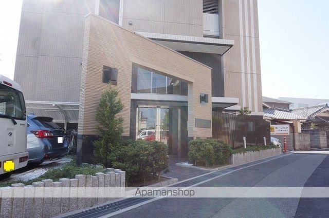 GRANDIR服部の玄関写真