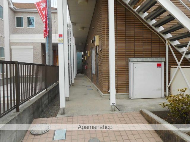 レオパレスアルブルの玄関写真