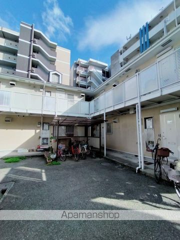 フジ京橋ハイツの玄関写真