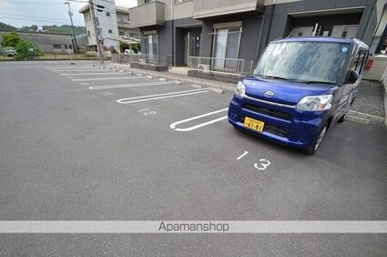 エルメゾン浦田　Ａ[1LDK/48.52m2]の駐車場